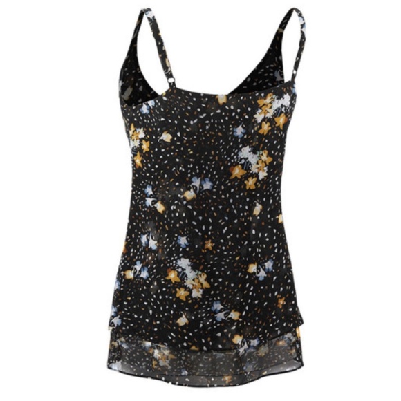 ✨NWOT✨ CAbi Cluster Cami - Sz S - Picture 4 of 10